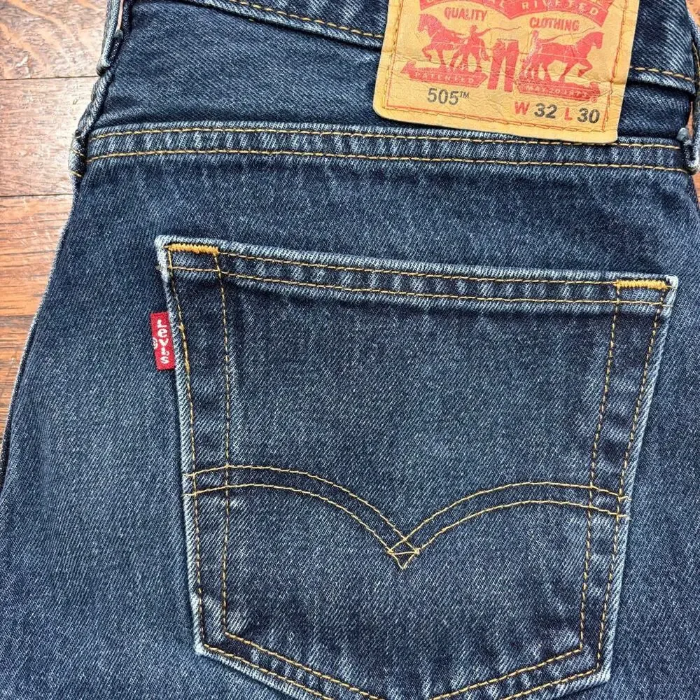 Levis lot pairs